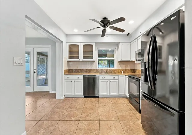Photo 3 of Single family home for sale at 1215 Lakeshore Blvd, Kissimmee, FL 34744 | MLS# S5159514 | Listing updated on 2026-10-23