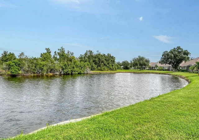 Photo 4 of House for sale at 6937 Woodmore Ter, Lakewood Ranch, FL 34202 | MLS# A4709581 | Listing updated on 2026-10-23