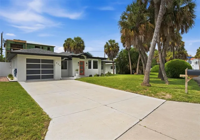 Photo 1 of Single family home for sale at 804 Bruce Ave, Clearwater Beach, FL 33767 | MLS# TB8558082 | Listing updated on 2026-10-15