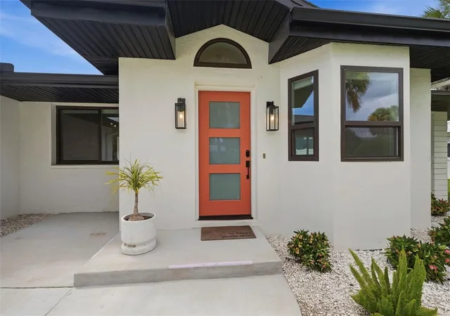 Photo 3 of Single family home for sale at 804 Bruce Ave, Clearwater Beach, FL 33767 | MLS# TB8558082 | Listing updated on 2026-10-15