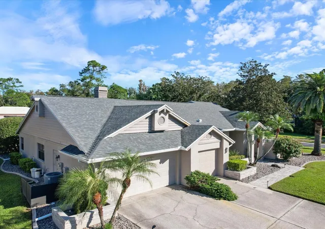 Photo 3 of Single family home for sale at 10 Windrush Ct, Oldsmar, FL 34677 | MLS# TB8558083 | Listing updated on 2026-10-27