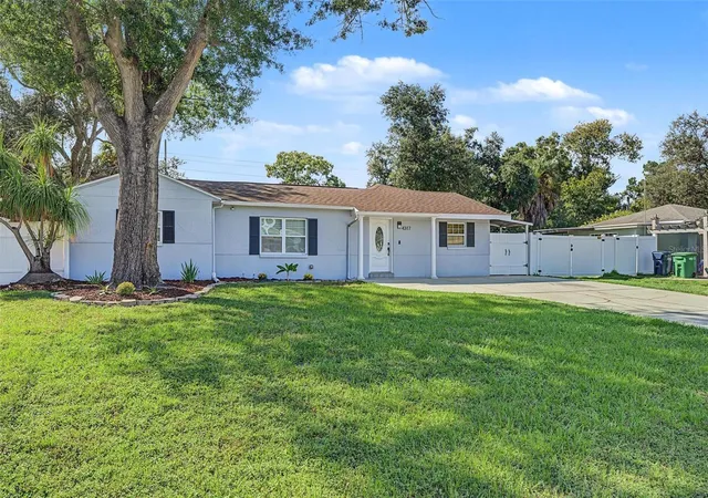 Photo 1 of Single family home for sale at 4317 S Hale Ave, Tampa, FL 33611 | MLS# TB8558084 | Listing updated on 2026-10-20