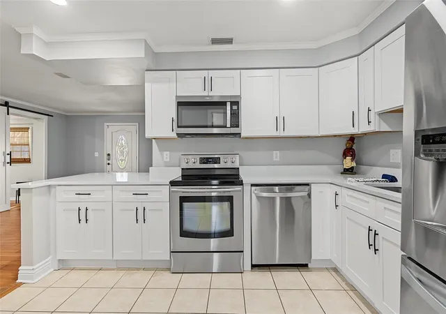 Photo 4 of Single family home for sale at 4317 S Hale Ave, Tampa, FL 33611 | MLS# TB8558084 | Listing updated on 2026-10-20