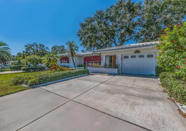Photo 2 of Single family home for sale at 9234 141st Street, Seminole, FL 33776 | MLS# TB8558085 | Listing updated on 2026-10-23