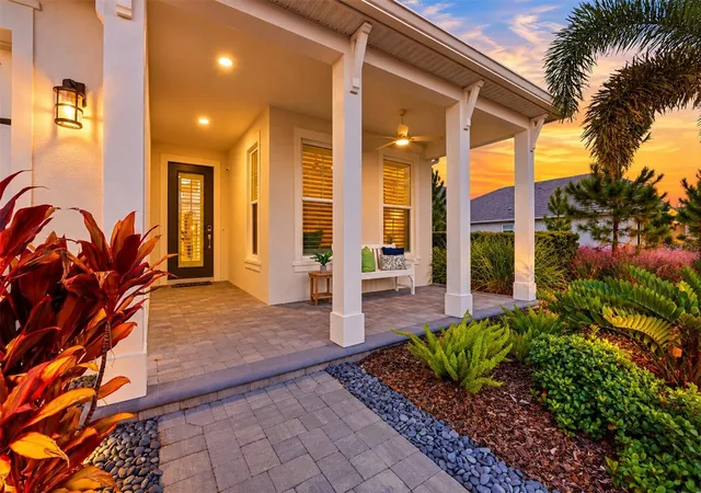 Photo 4 of Single family home for sale at 1104 Waterline Ct, Sarasota, FL 34240 | MLS# A4709584 | Listing updated on 2026-10-30