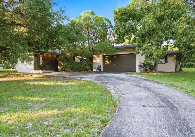 Photo 2 of Single family home for sale at 10 Birdie Ln, Palm Harbor, FL 34683 | MLS# TB8558093 | Listing updated on 2026-10-28