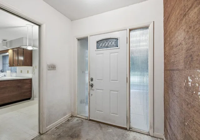 Photo 4 of Single family home for sale at 10 Birdie Ln, Palm Harbor, FL 34683 | MLS# TB8558093 | Listing updated on 2026-10-28