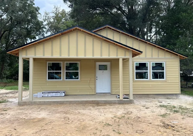 Single family home for sale at 23283 NW 179th Place, HIGH SPRINGS, FL 32643 | MLS# GC544177