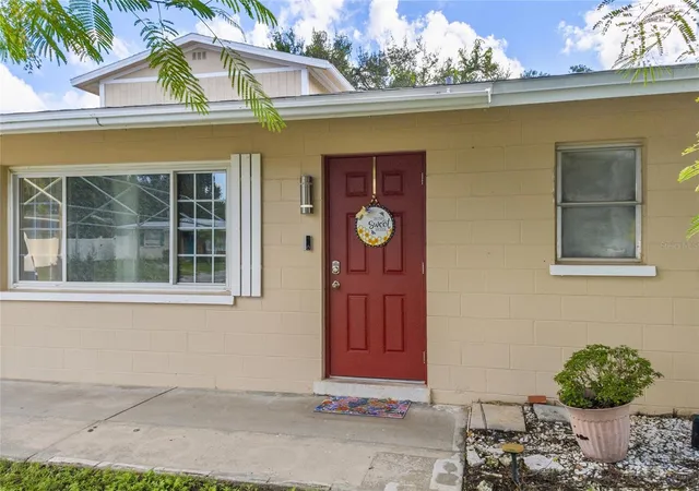 Photo 3 of Single family home for sale at 3579 Bali Dr, Sarasota, FL 34232 | MLS# A4709594 | Listing updated on 2026-10-30