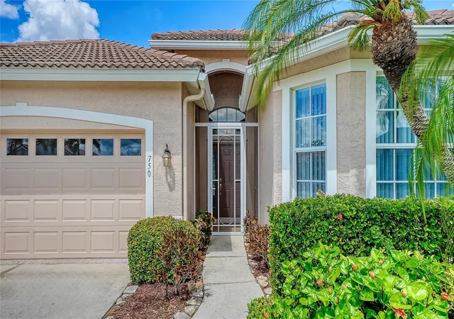 Photo 2 of Single family home for sale at 750 Back Nine Dr, Venice, FL 34285 | MLS# N6146193 | Listing updated on 2026-10-21
