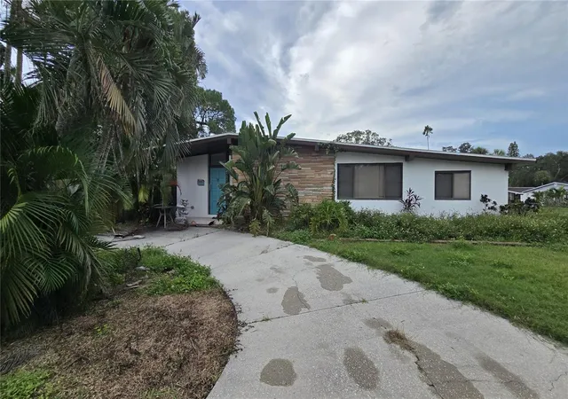 Single family home for sale at 1600 Delaware Ave NE, Saint Petersburg, FL 33703 | MLS# TB8558103