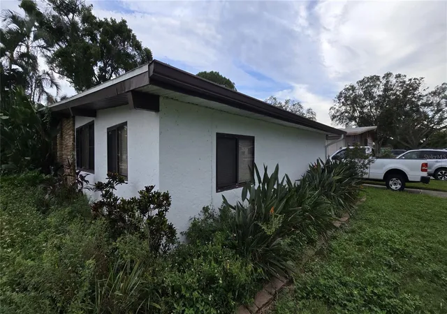 Photo 4 of Single family home for sale at 1600 Delaware Ave NE, Saint Petersburg, FL 33703 | MLS# TB8558103 | Listing updated on 2026-10-15