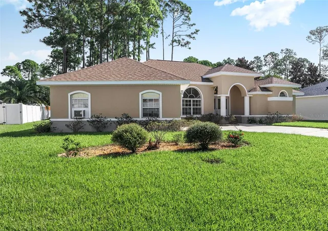 Photo 3 of Single family home for sale at 136 Boulder Rock Dr, Palm Coast, FL 32137 | MLS# FC322115 | Listing updated on 2026-10-15