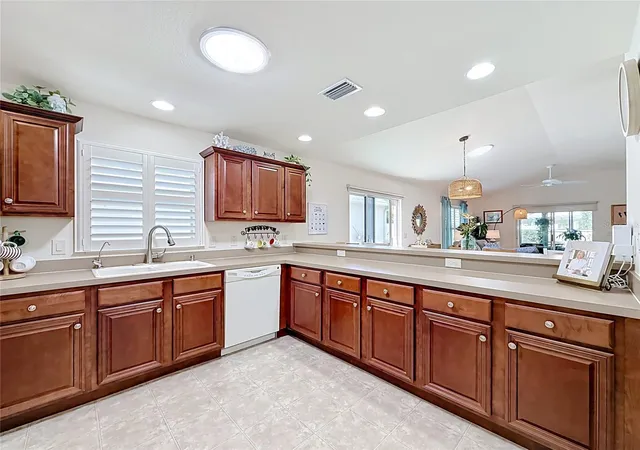 Photo 3 of House for sale at 2001 Altamonte Way, The Villages, FL 32162 | MLS# O6449902 | Listing updated on 2026-10-23