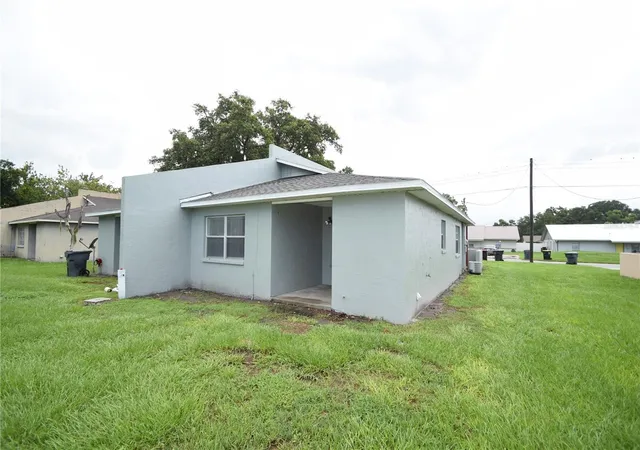 Photo 4 of House for sale at 822 Shirley Ann Trl, Lakeland, FL 33809 | MLS# L4965785 | Listing updated on 2026-10-16