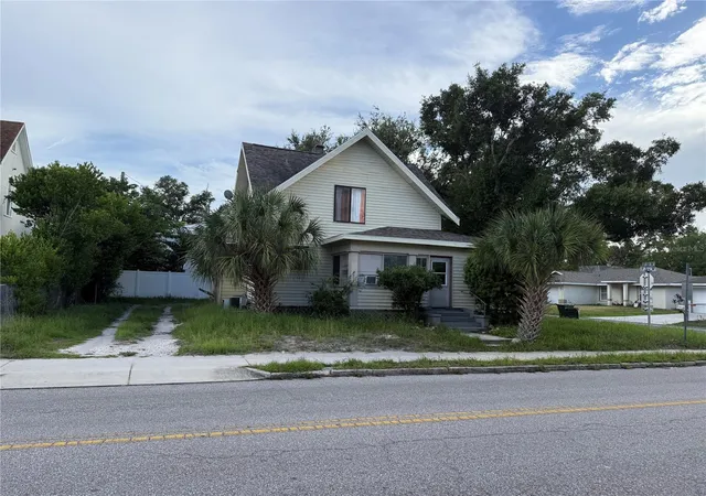 Photo 1 of Multi family home for sale at 1625 9th Avenue W, Bradenton, FL 34205 | MLS# A4709597 | Listing updated on 2026-10-18