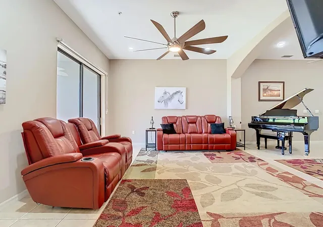 Photo 4 of Single family home for sale at 20604 Maxim Pkwy, Orlando, FL 32833 | MLS# O6449906 | Listing updated on 2026-10-21