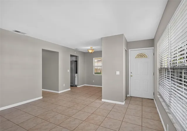 Photo 4 of Single family home for sale at 6207 Interbay Ave, Tampa, FL 33611 | MLS# TB8558117 | Listing updated on 2026-10-29