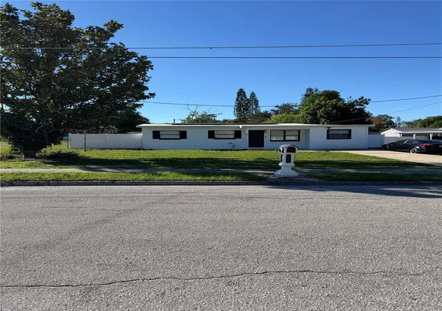 Photo 2 of Sale Pending at 2128 W Perio St, Tampa, FL 33612 | MLS# TB8558122 | Listing updated on 2026-10-19