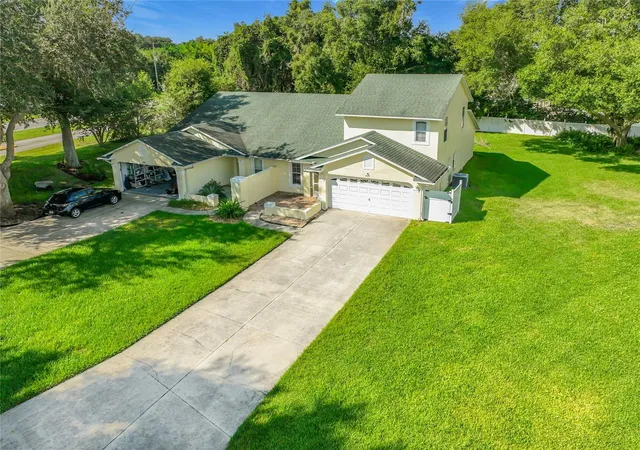 Single family home for sale at 8805 Courtyard Ln, GROVELAND, FL 34736 | MLS# L4965786