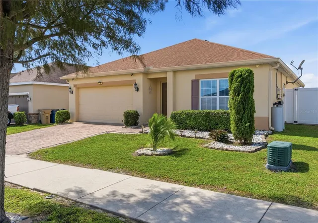 Photo 2 of Single family home for sale at 272 Sparrow Hawk Dr, Groveland, FL 34736 | MLS# O6449914 | Listing updated on 2026-10-15