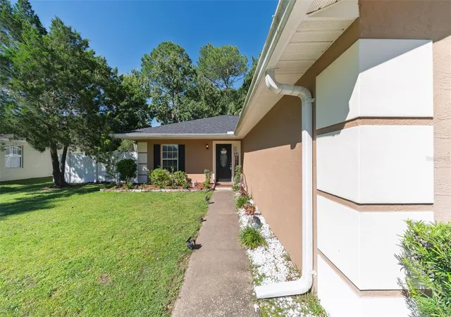 Photo 4 of Single family home for sale at 37 Postman Ln, Palm Coast, FL 32164 | MLS# FC322119 | Listing updated on 2026-10-15