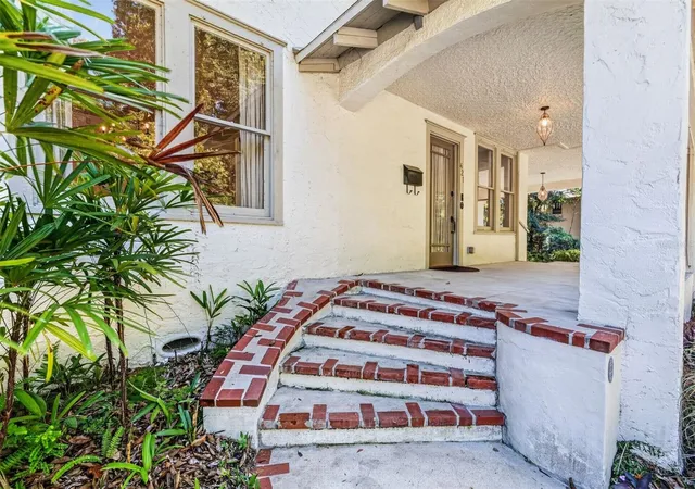Photo 3 of Single family home for sale at 421 NE Boulevard, Gainesville, FL 32601 | MLS# GC544179 | Listing updated on 2026-10-23