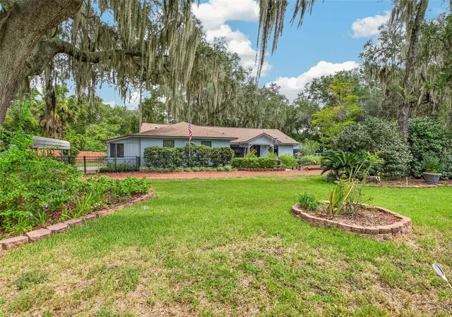 Photo 3 of Single family home for sale at 657 SE 2nd Avenue, Melrose, FL 32666 | MLS# GC544180 | Listing updated on 2026-10-15