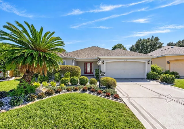 Photo 3 of Single family home for sale at 1722 Madero Dr, Lady Lake, FL 32159 | MLS# G5119082 | Listing updated on 2026-10-26