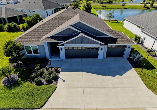 Single family home for sale at 614 Lake Crk Cir, Okahumpka, FL 34762 | MLS# G5119083