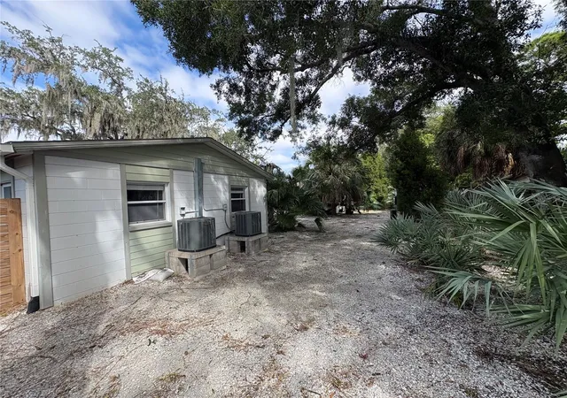 Photo 3 of Sale Pending at 6812 S Juanita St, Tampa, FL 33616 | MLS# TB8558142 | Listing updated on 2026-10-22