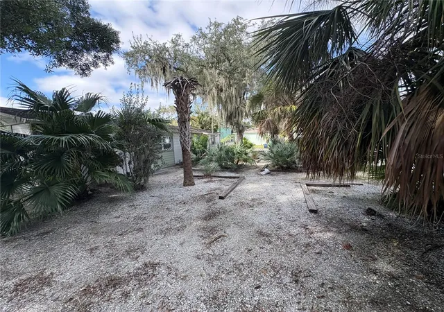 Photo 4 of Sale Pending at 6812 S Juanita St, Tampa, FL 33616 | MLS# TB8558142 | Listing updated on 2026-10-22