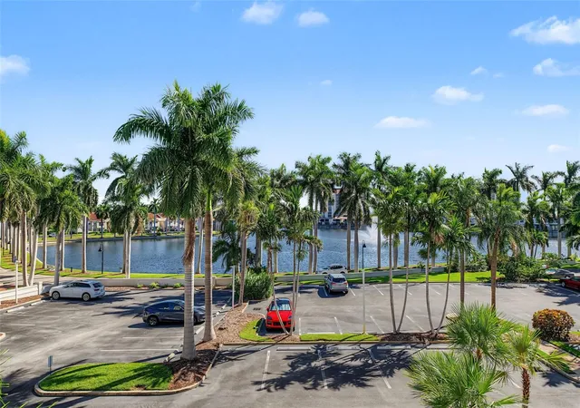 Photo 2 of Condo for sale at 6083 Bahia Del Mar Cir #362, Saint Petersburg, FL 33715 | MLS# TB8558144 | Listing updated on 2026-10-20