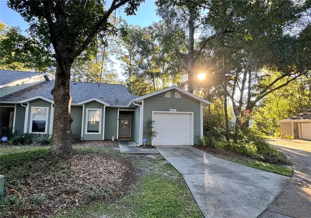 Single family home for sale at 901 NW 124th Drive, NEWBERRY, FL 32669 | MLS# GC544182