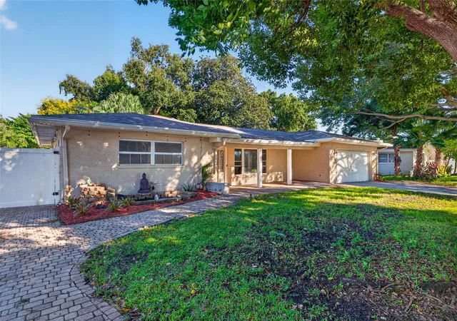 Photo 2 of Single family home for sale at 1115 Woodside Ave, Clearwater, FL 33756 | MLS# TB8558149 | Listing updated on 2026-10-17
