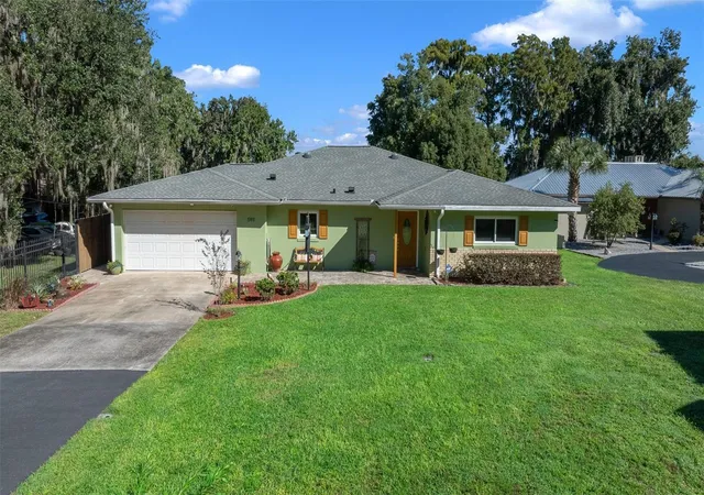 Photo 2 of Single family home for sale at 5911 W Riverbend Rd, Dunnellon, FL 34433 | MLS# OM734047 | Listing updated on 2026-10-17