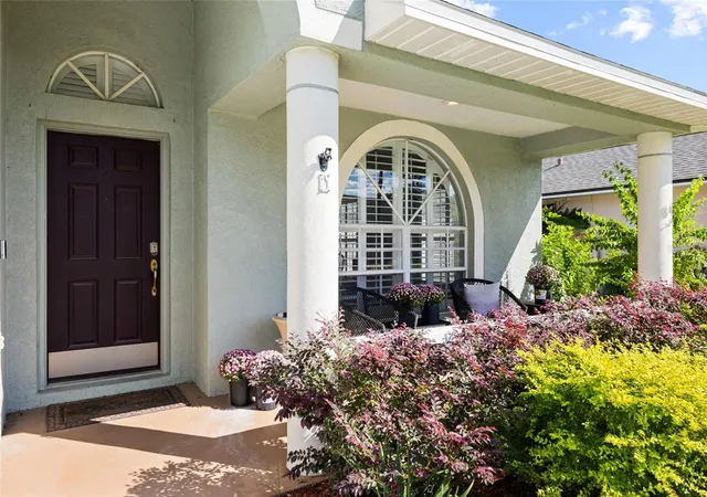Photo 4 of Single family home for sale at 1401 Lake Shore Ranch Dr, Seffner, FL 33584 | MLS# TB8558177 | Listing updated on 2026-10-16