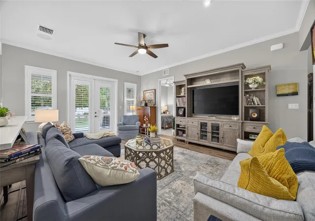 Listing Photo 4 - Condo for sale in building located at 417 SE 10th St, OCALA, FL 34471