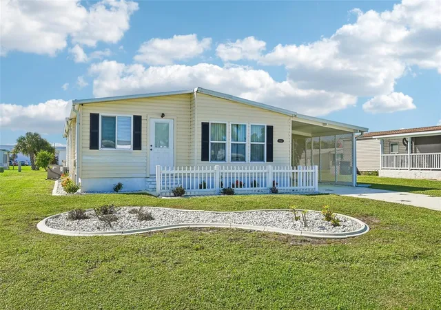 Manufactured home for sale at 8455 Albatross Ln, ENGLEWOOD, FL 34224 | MLS# A4709617
