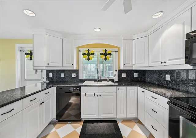 Photo 4 of Manufactured home for sale at 8455 Albatross Ln, Englewood, FL 34224 | MLS# A4709617 | Listing updated on 2026-10-29