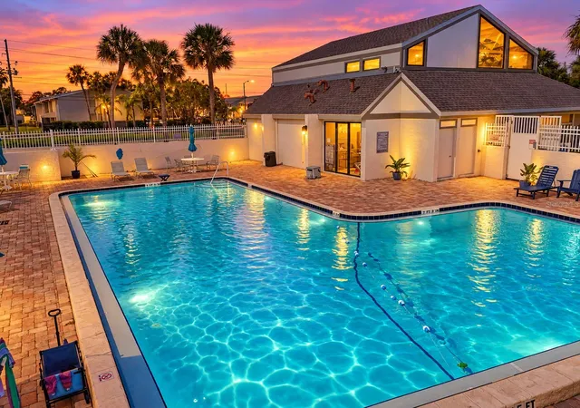 Listing Photo 5 - Condo for sale in building located at 2132 Lakewood Clb Dr S, ST PETERSBURG, FL 33712 - Unit #8B