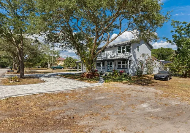 Photo 1 of Single family home for sale at 6914 S Wall St, Tampa, FL 33616 | MLS# TB8558201 | Listing updated on 2026-10-30