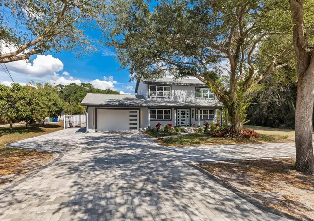 Photo 2 of Single family home for sale at 6914 S Wall St, Tampa, FL 33616 | MLS# TB8558201 | Listing updated on 2026-10-30