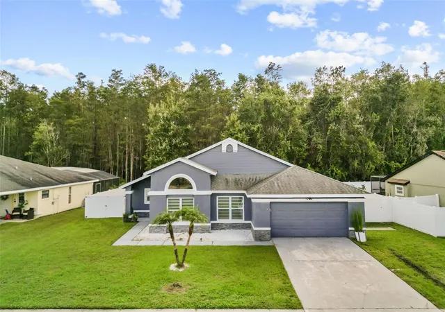 Photo 2 of Single family home for sale at 114 Blackwater Ct, Kissimmee, FL 34743 | MLS# S5159537 | Listing updated on 2026-10-15