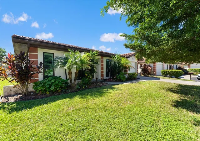 Single family home for sale at 3004 Vivienda Dr, BRADENTON, FL 34207 | MLS# A4709619