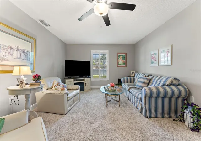 Photo 2 of House for sale at 3004 Vivienda Dr, Bradenton, FL 34207 | MLS# A4709619 | Listing updated on 2026-10-22