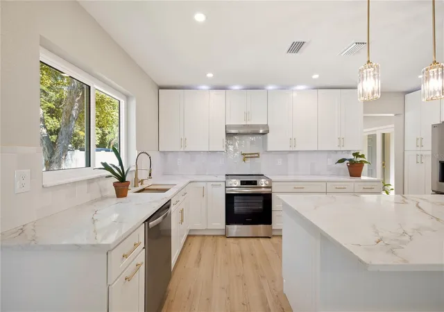 Photo 3 of Single family home for sale at 1900 60th Street S, Gulfport, FL 33707 | MLS# TB8558209 | Listing updated on 2026-10-17