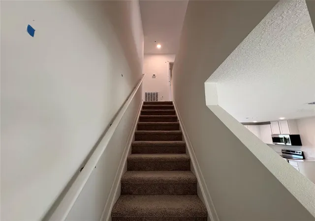 Photo 4 of Single family home for sale at 3286 Viceroy Ct, Kissimmee, FL 34759 | MLS# O6449977 | Listing updated on 2026-10-15