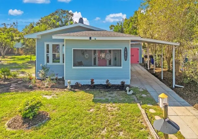 Photo 1 of Single family home for sale at 1633 E Elm Rd, Lakeland, FL 33801 | MLS# L4965793 | Listing updated on 2026-10-23