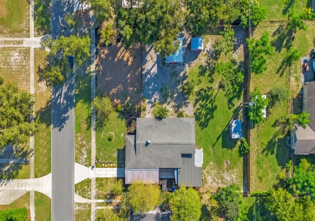 Photo 1 of Single family home for sale at 1633 E Elm Rd, Lakeland, FL 33801 | MLS# L4965793 | Listing updated on 2026-10-23